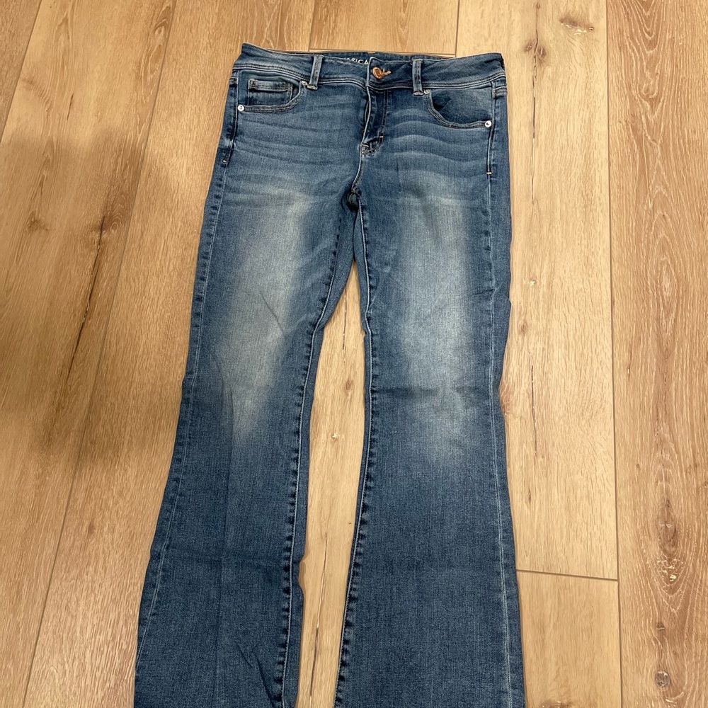 American Eagle Outfitters Women's Straight Leg Jeans - Medium Blue